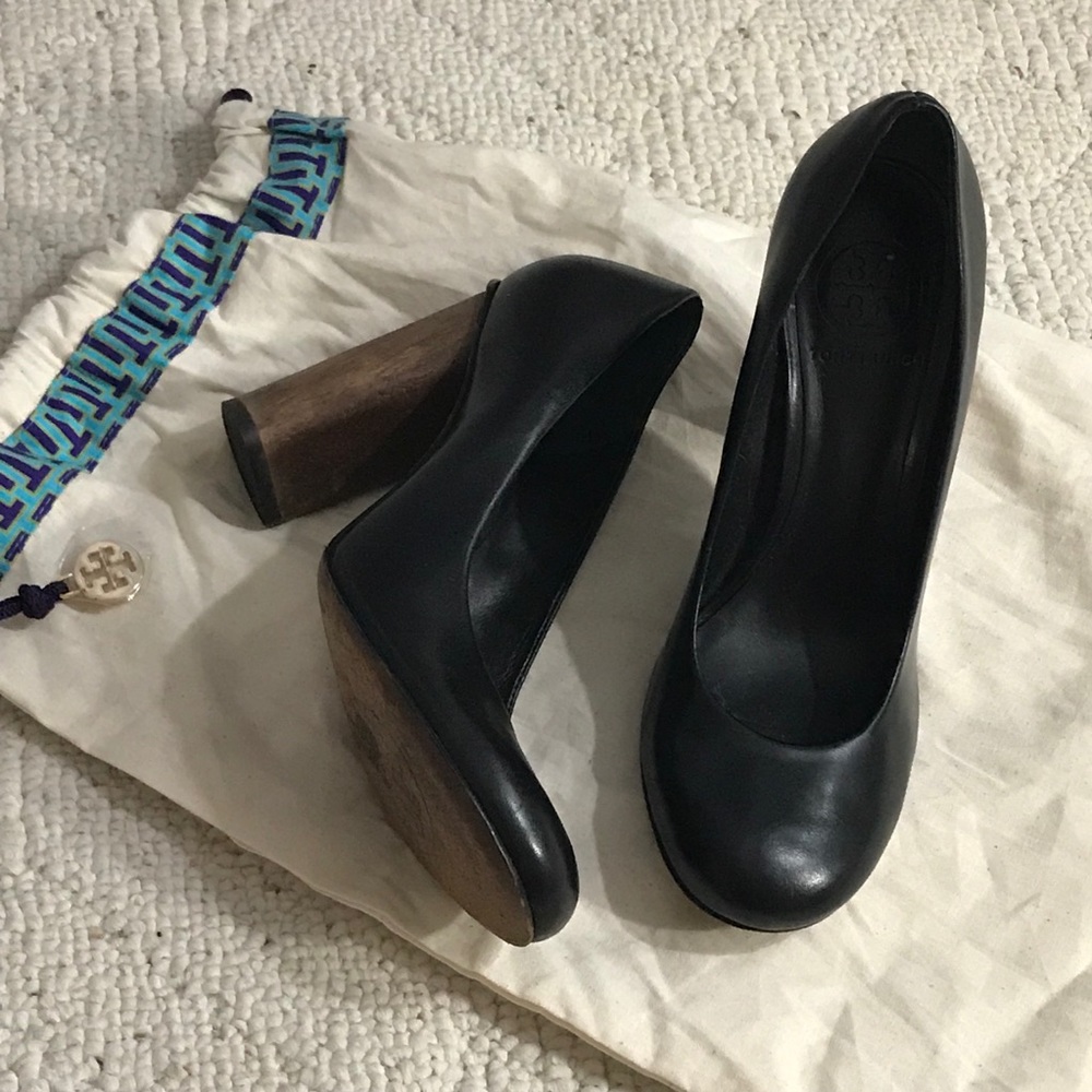 Tory Burch Black leather and wooden heel shoes 6.5